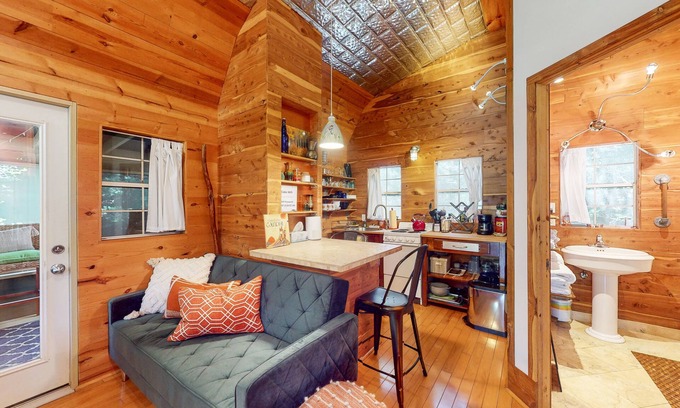Austin Cabin | Secluded Cabin-Style Studio w/ Patio – Surrounded by Walking Trails