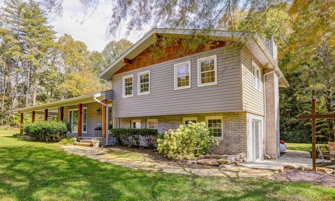 East Ellijay House | Secluded home on 6 acres with stocked pond, dock, outdoor kitchen, & fireplaces