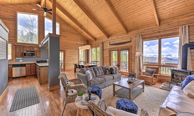 Cotopaxi Cabin | Secluded Mountain Retreat w/Views on 45 Acres!