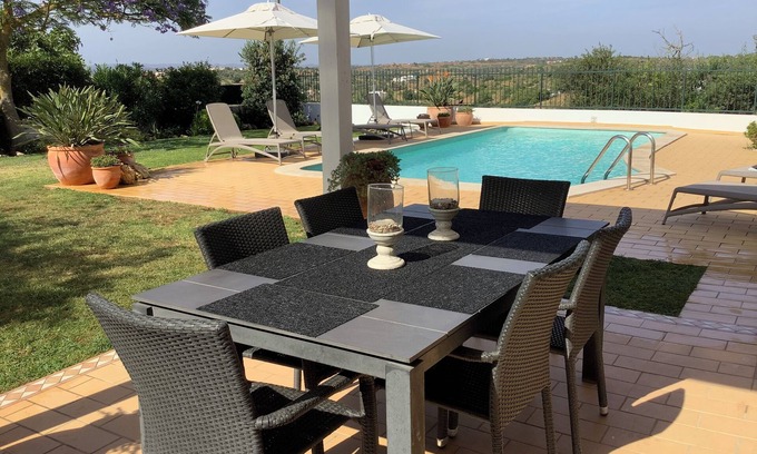 Ferragudo Villa | Secluded Villa with private pool and large garden