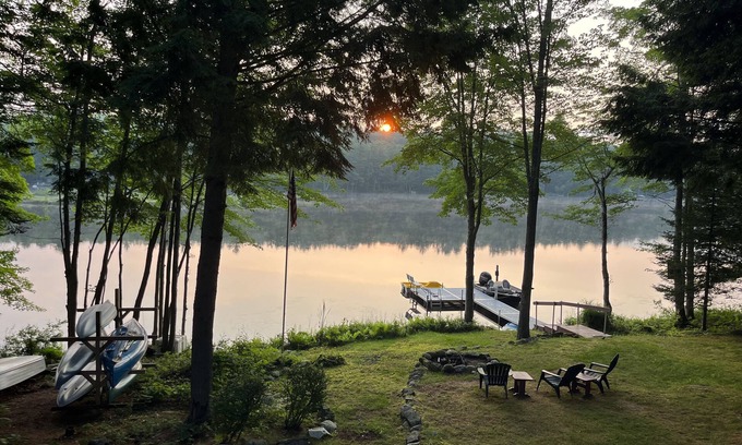 Norway Cabin | Secluded Waterfront Cabin on North Pond. 30 Minutes to Skiing.