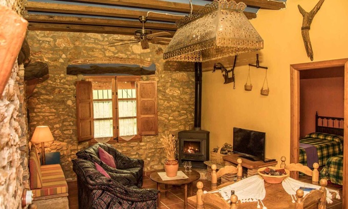 San Jorge Cottage | Self catering L´Amborget y La Mallada for 2 people