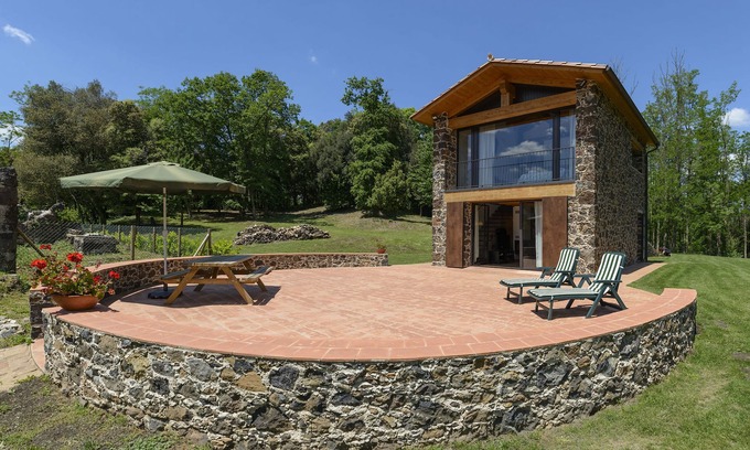 Santa Pau Cottage | Self catering Mas la Cadebosc for 5 people