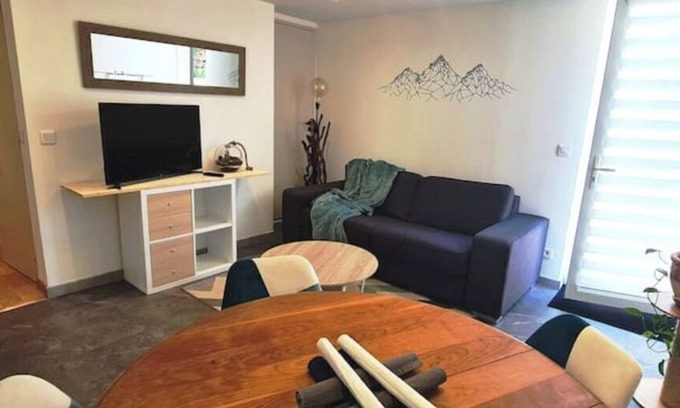 La Balme-de-Sillingy Apartment | Self-contained apartment in detached house near Annecy