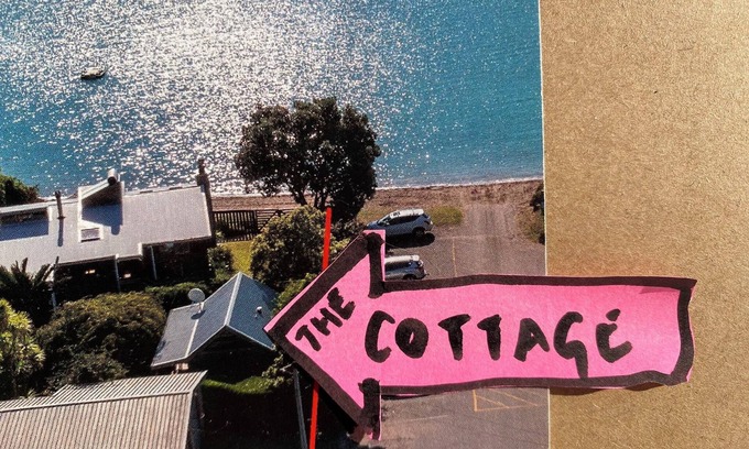 Mahurangi West Cottage | Self-contained 3-room Cottage right on the Mahurangi Waterfront.