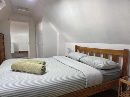 Reading Apartment | Self contained Flat & Large Ensuite Rooms RG2 Near Town Centre & Hospital