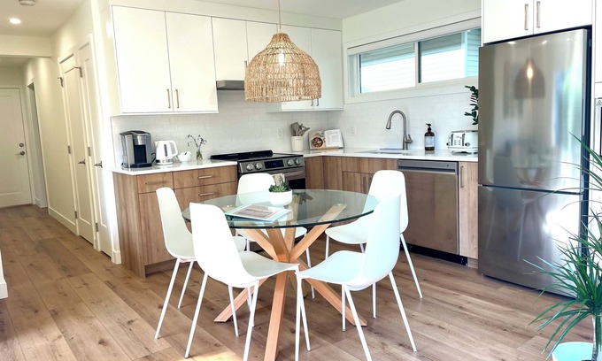Delta House | Self Contained Suite in a lovely beachside village close to downtown Vancouver