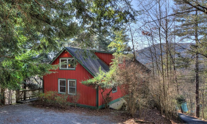Penrose Cabin | Serenade Cove: Now listed through Carolina Mornings! See VRBO 4455448.