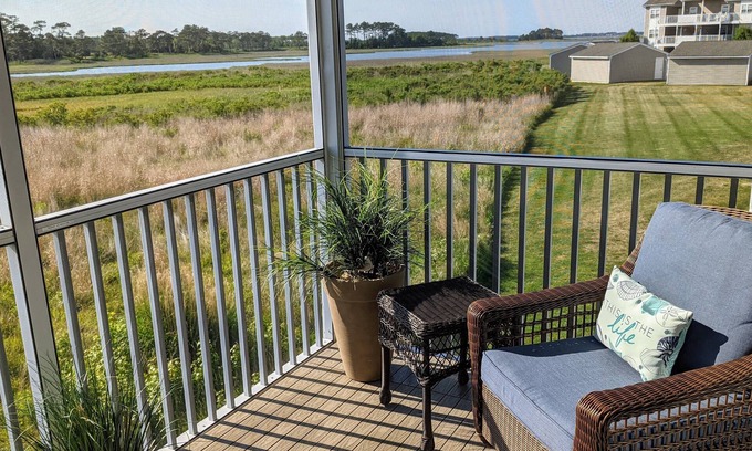 Ocean View Condo | SERENE COASTAL SETTING!