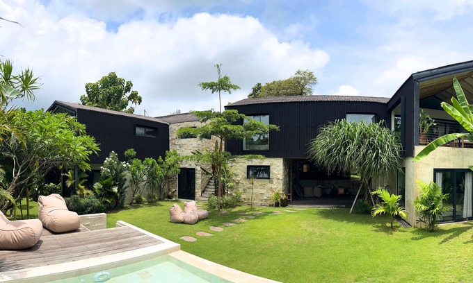 Babakan Villa | Serene Garden Estate in Canggu