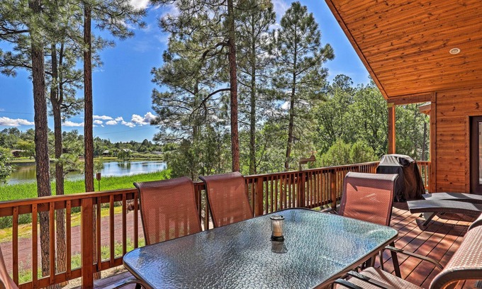 Pinetop-Lakeside Cabin | Serene Lakeside Cabin w/Decks + Edler Lake Views!