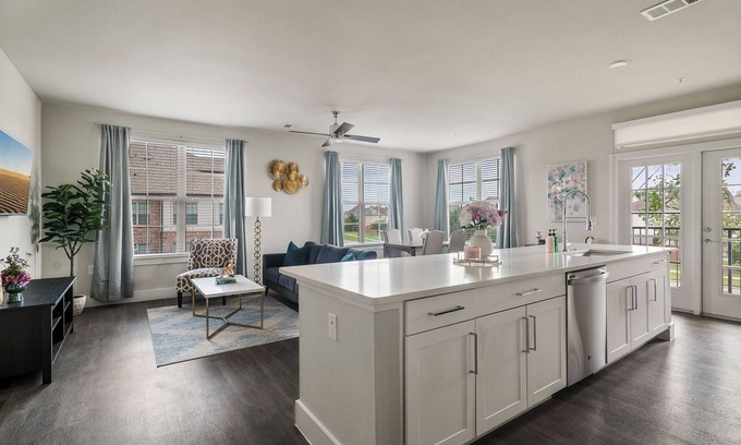 Missouri City Apartment | Serene Sienna 2/2 Apt, Full Kitch, W/D, minutes from the toll way!