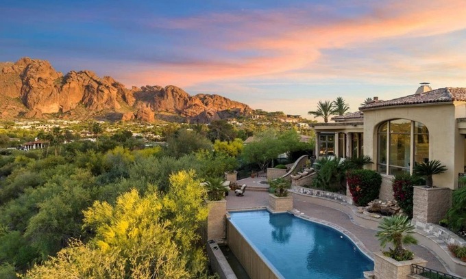 Paradise Valley House | Serenissima – La Dolce Vita above Paradise Valley