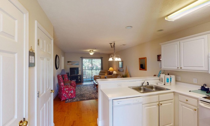 Pawleys Island Villa | Serenity at Pawleys 2BR Picturesque Area Views