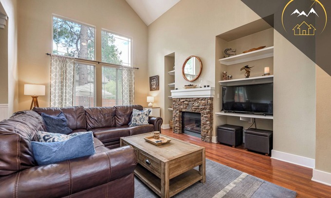 Ponderosa Trails House | Serenity Awaits: Pine Trees Retreat w/AC and EV