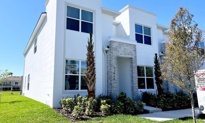 Four Corners House | Serenity Townhome Getaway: 4 bed 3 bath home near Disney in Clermont FL!