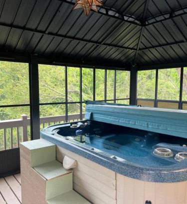 Weaverville House | Serenity Views Retreat - Close to City and Parkway!