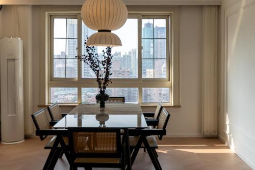 Downtown Shanghai Apartment | Shanghai Yi Du B&B -Family - Friendly Suite Close to People's Square and Subway