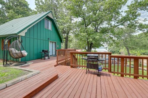 Grove House | Shared Boat Dock Lakefront Grove Getaway!