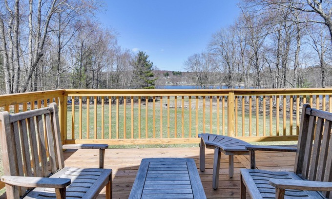 Ellenville Cabin | Shared Fire Pit & Kayaks: Catskills Lake Retreat!