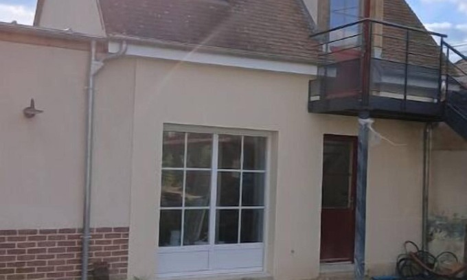 Beauvais Apartment | Shared house - Studio floor