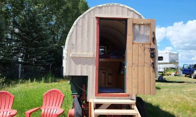 Tetonia House | Sheep Wagon Two ⁓ Great for Glamping ⁓ Teton Views