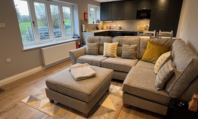 Totland Bay Cottage | Sheperd's Cottage, Stoats Farm - well appointed two bedroom cottage West Wight