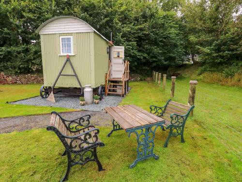 Milford Haven House | Shepherds Hut - The Crook
