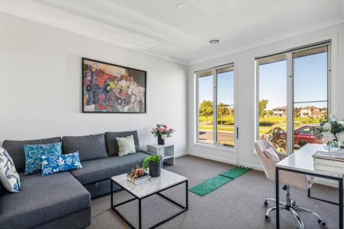 Point Cook House | Shine Point Cook - Elegant Home Sweet Home