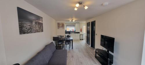 Milton Apartment | Shirely S, Milton, Cambridge, 2BR House, Newly Refurbished