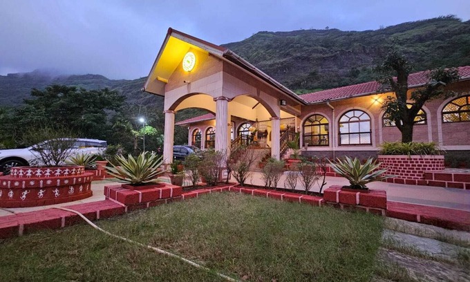 Mangaon Hotel | Shivraj Palace Resort