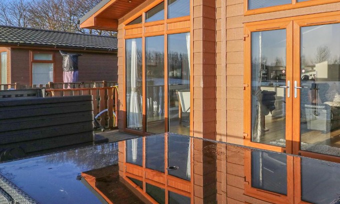 South Lakeland Leisure Village House | Shore Beats Work - Capenwray 10