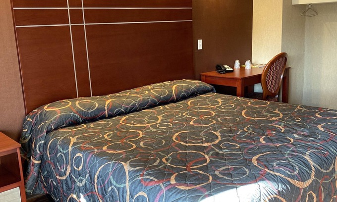 St. Clair Shores Hotel | Shore Pointe Motor Lodge of St Clair Shores
