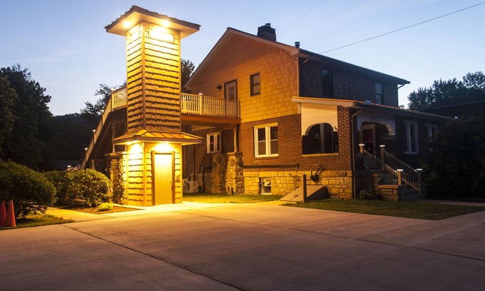 Confluence House | Shoreline Estates - Entire Home