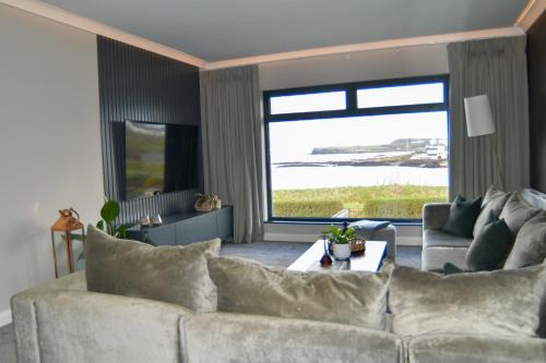 Bushmills House | Shoreline Portballintrae North Coast Views Near Giants Causeway & Royal Portrush
