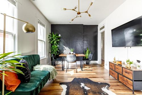 German Village House | Short North Convention Private Parking Pets!