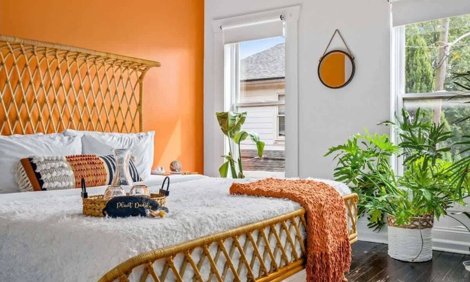 Italian Village House | Short North - Parking Free - Convention - King Bed