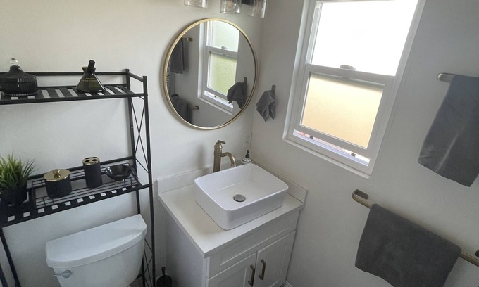 Downtown Condo | Short-Term Glendale Condo For Rent