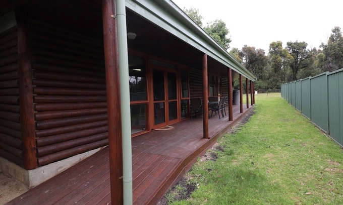 Mallacoota House | Short walk to beaches and town centre