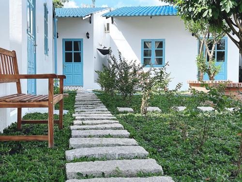 Hiep Ninh House | SIGNATURE by LAZÁNIA