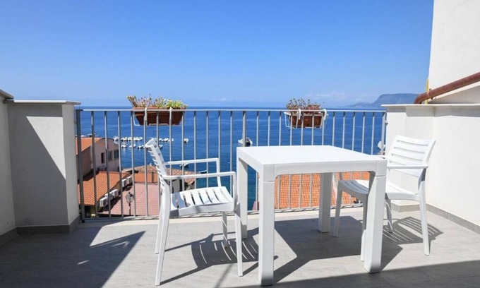 Scilla Bed & Breakfast | Signora Tita B&B Chianalea Scilla