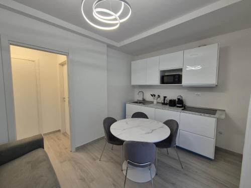 Padova Apartment | Silver House