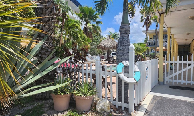 Clearwater Beach Hotel | Silver Sands Motel