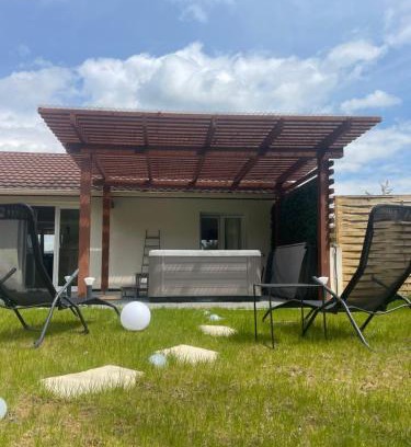 Champigneulles Apartment | Sinalospa - Culiacàn - Appartement Jardin Jacuzzi Sauna à 5 minutes de Nancy Place Stanislas