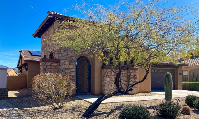 Montecito in Estrella House | Single-level mountain view retreat with fenced yard, washer/dryer, & AC