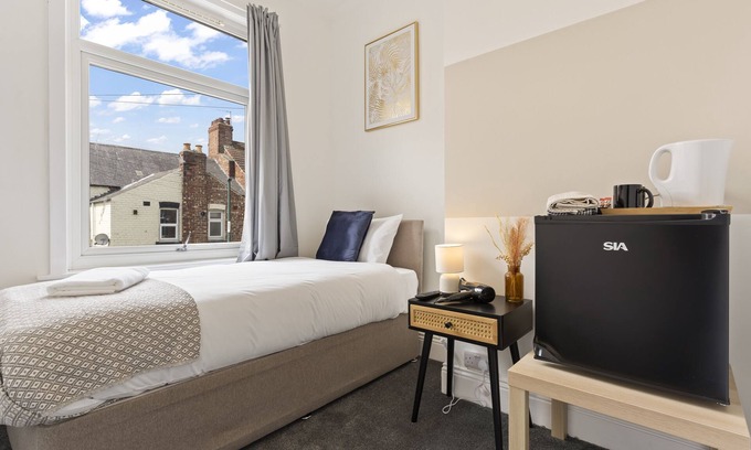 Redcar Bed & Breakfast | Single Room w/Ensuite | Perfect for Contractors