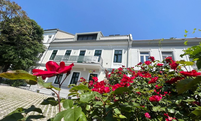 Penzing Apartment | Sissi West
