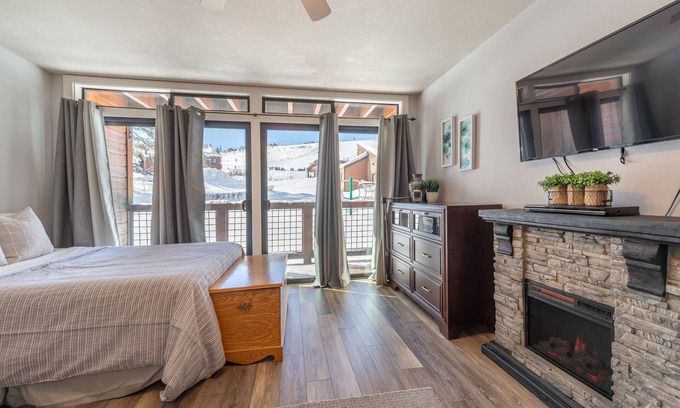 Truckee Condo | Ski Bowl Condo~Tahoe Donner