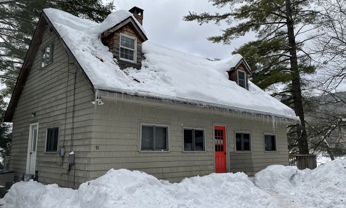 Ludlow House | Ski House on Lake Rescue, 3.5 Miles from Okemo