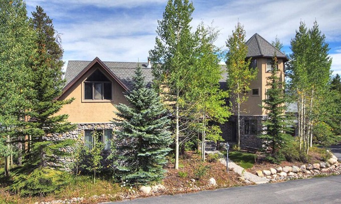 Peak 8 House | Ski In/Out-Sleeps 18, 9,000 Sq Ft-Hot Tub-Pool Table-Mtn Views-Theatre Rm